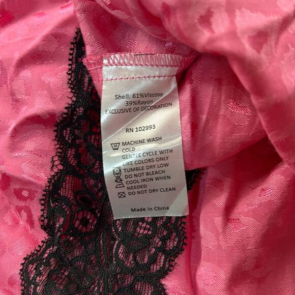Koche pink satin and black lace cocktail party dress, size 44 or medium - Picture 7 of 7